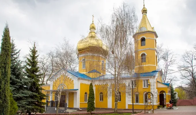 Жіночі монастирі Дніпра: адреси, контакти та графік роботи